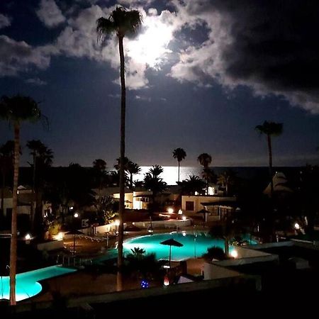 Luxury Ocean View Playa Roca Apartment Коста Тегисе Екстериор снимка