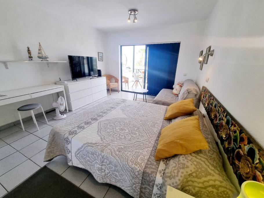 Luxury Ocean View Playa Roca Apartment Коста Тегисе Екстериор снимка