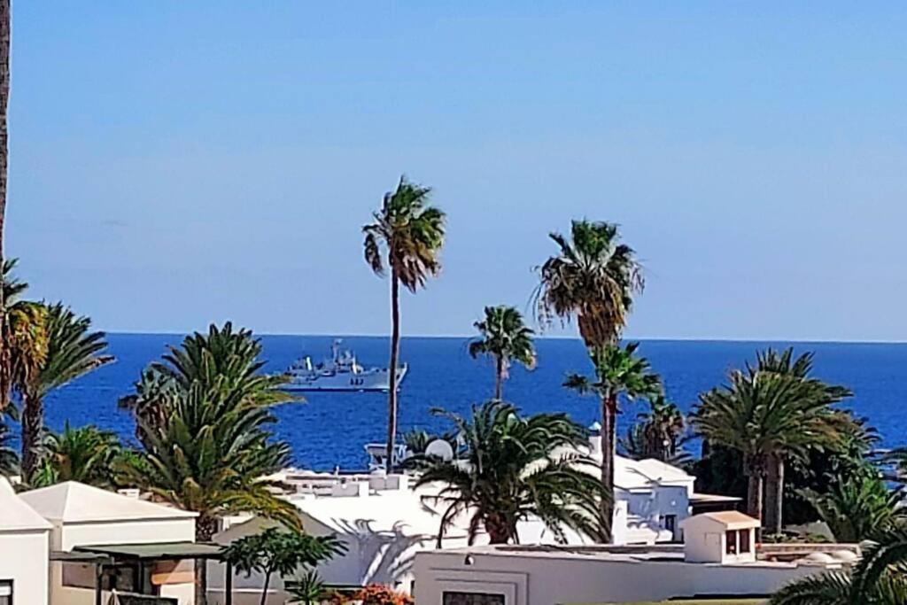 Luxury Ocean View Playa Roca Apartment Коста Тегисе Екстериор снимка