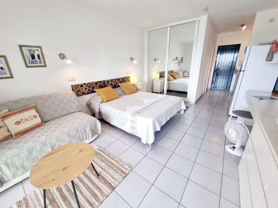 Luxury Ocean View Playa Roca Apartment Коста Тегисе Екстериор снимка