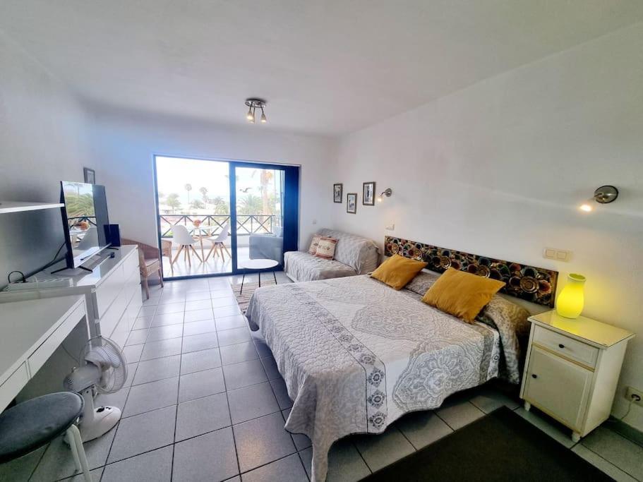 Luxury Ocean View Playa Roca Apartment Коста Тегисе Екстериор снимка