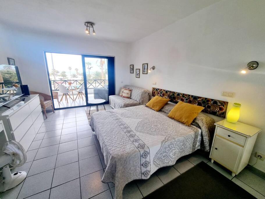 Luxury Ocean View Playa Roca Apartment Коста Тегисе Екстериор снимка